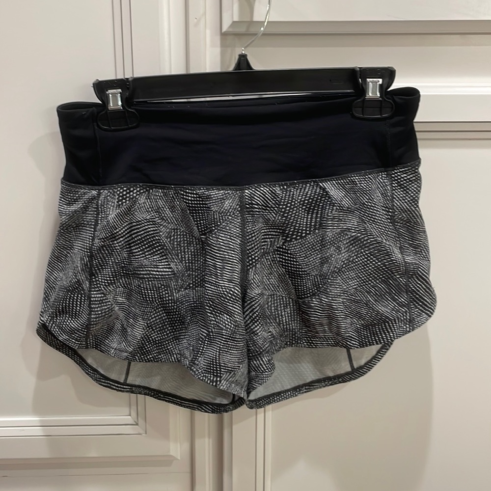 Lululemon Women’s Shorts Size 4 Tall